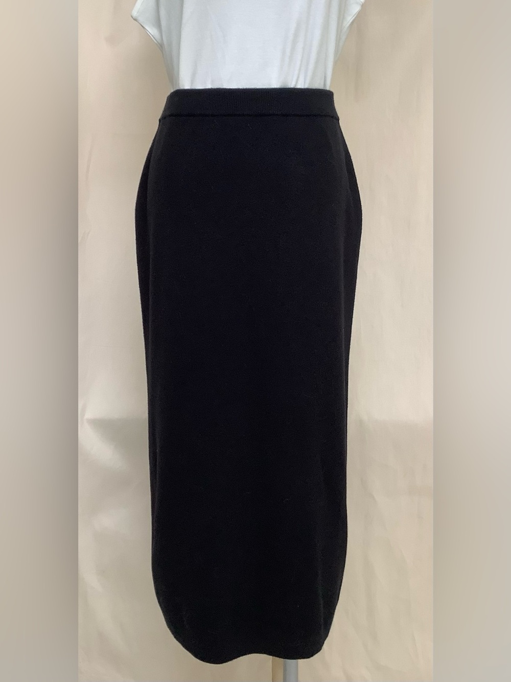 Dressbarn Black Stretch Midi Skirt-Heavier Knit-Stretch Waist-Cotton Acrylic-M
